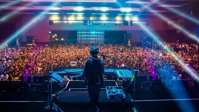 Seniman Musik Elektronik yang Punya Signature Sound Unik