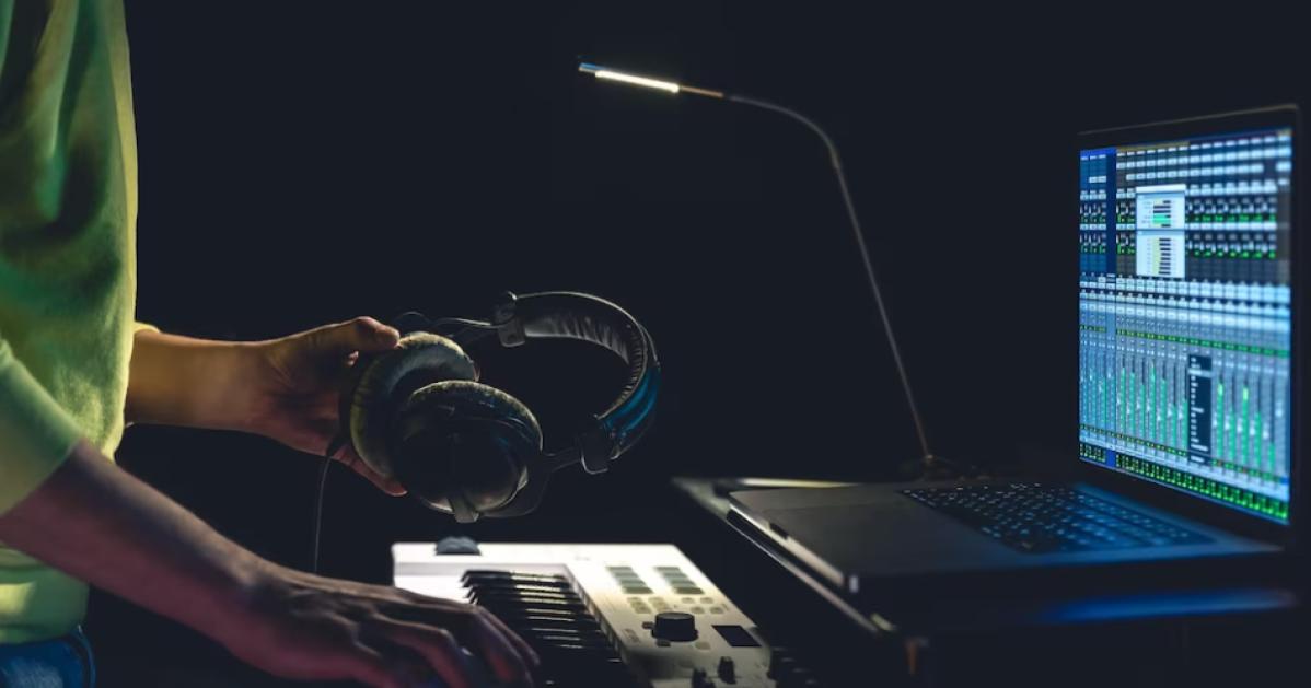 Peran Teknologi Audio dan Alat Musik Digital dalam Produksi Musik Modern Berkualitas